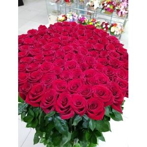Купить букет из 101 розы в Владивостоке