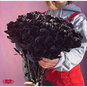 Купить чёрные розы с доставкой в Владивостоке