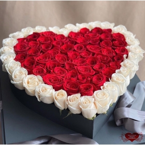 Купить цветы в коробке в форме сердца с доставкой в Владивостоке