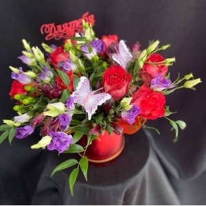 Купить коробку цветов «Грация» с доставкой в Владивостоке