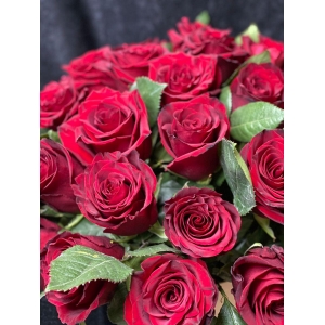 Купить коробку цветов «Любовное послание» с доставкой в Владивостоке