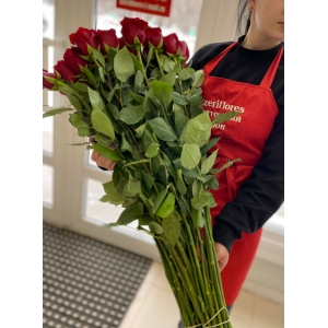 Купить красные розы 80 см с доставкой в Владивостоке